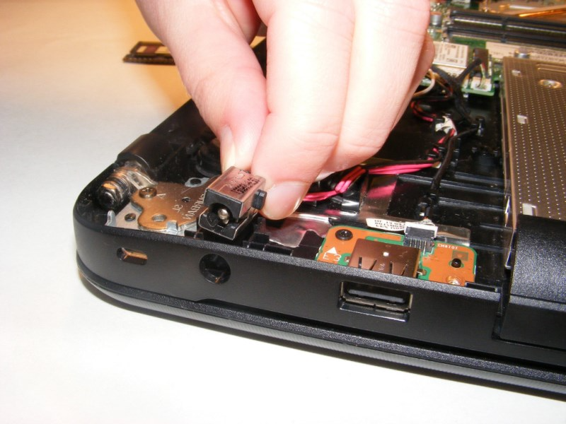 lenovo-laptop-sarj-soketi-tamiri-ankara